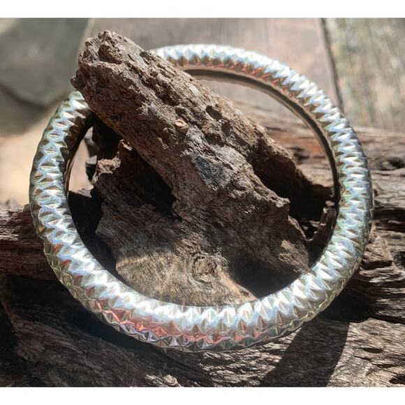 SSD Vintage Sterling Silver Diamond Cut Bangle Bracelet - Picture 3 of 4